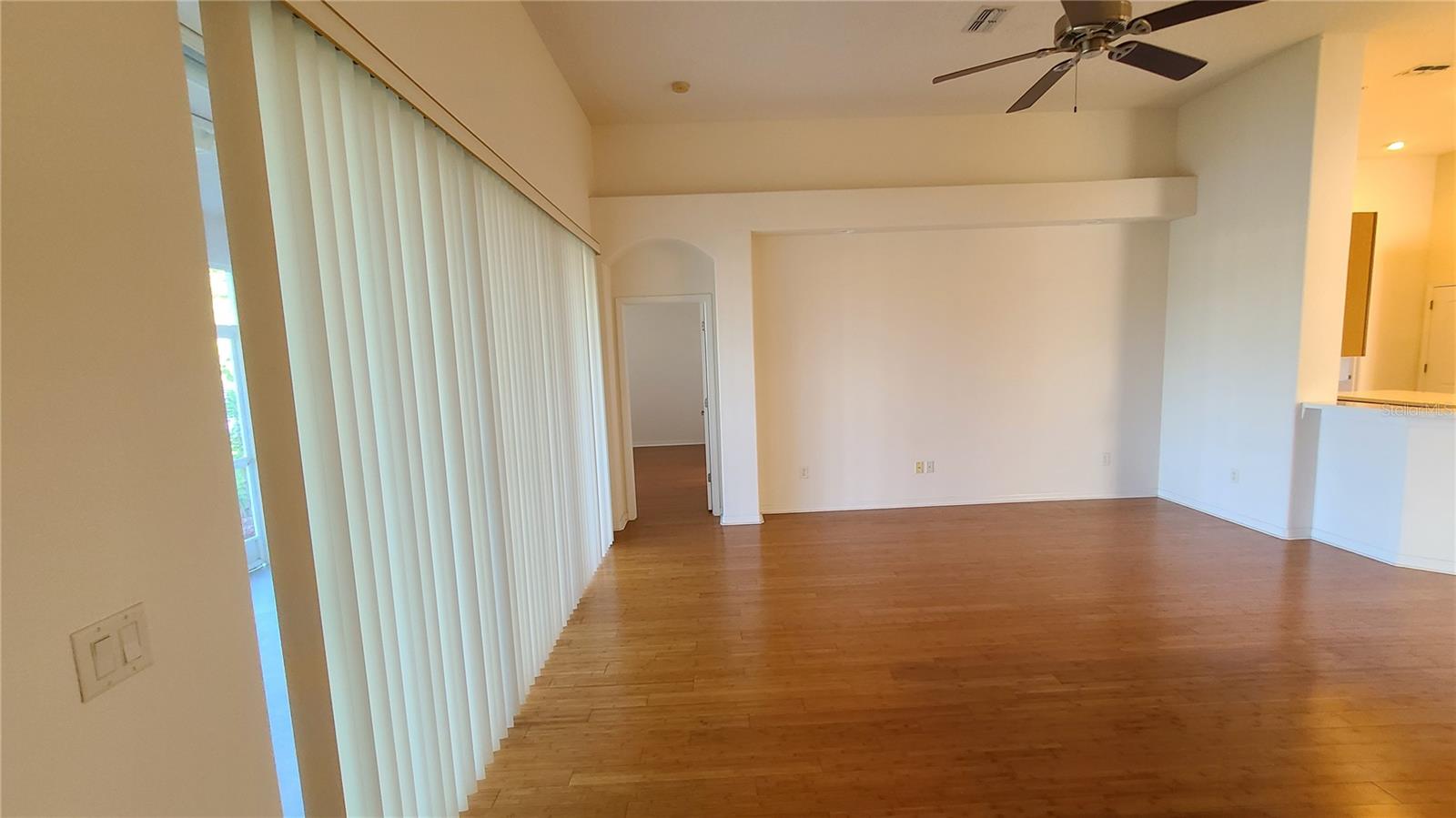 Image 3 of 21 For 31422 Bridgegate Drive