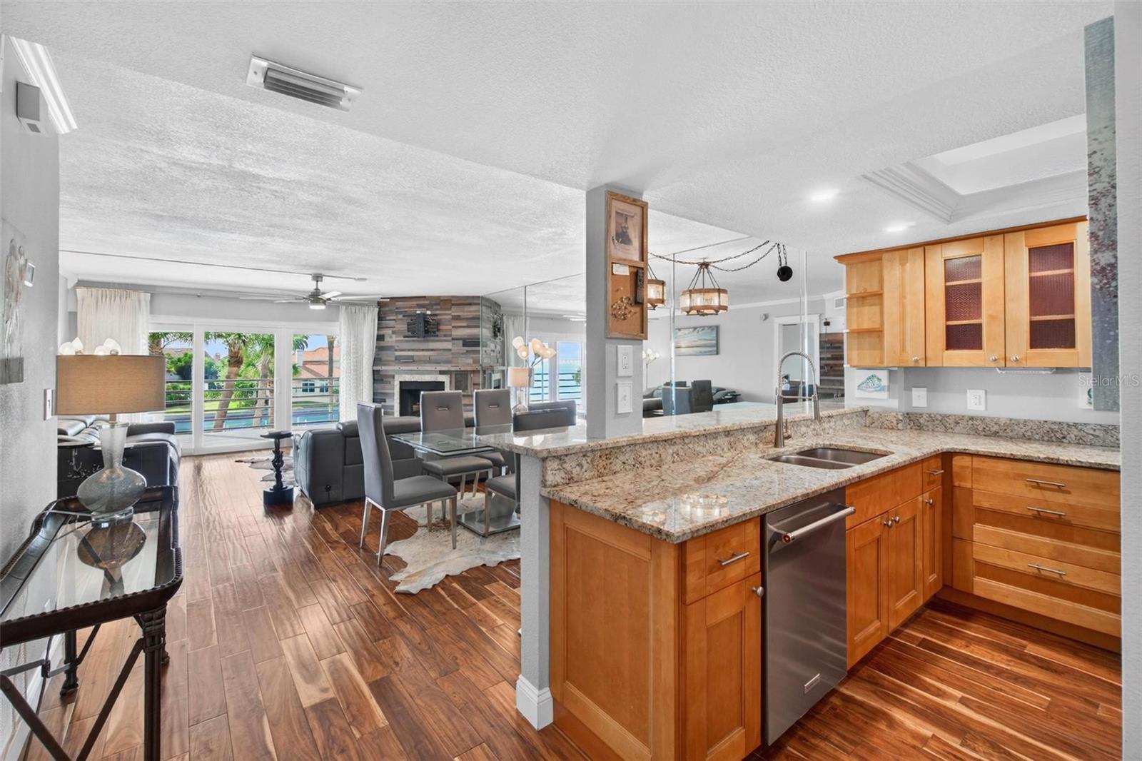 Image 12 of 35 For 363 Pinellas Bayway S 42