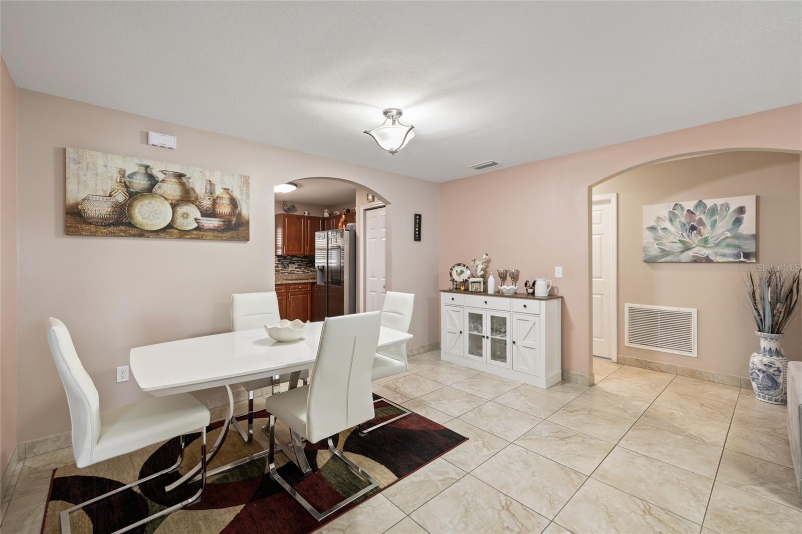 Image 11 of 39 For 4704 Town N Country Boulevard