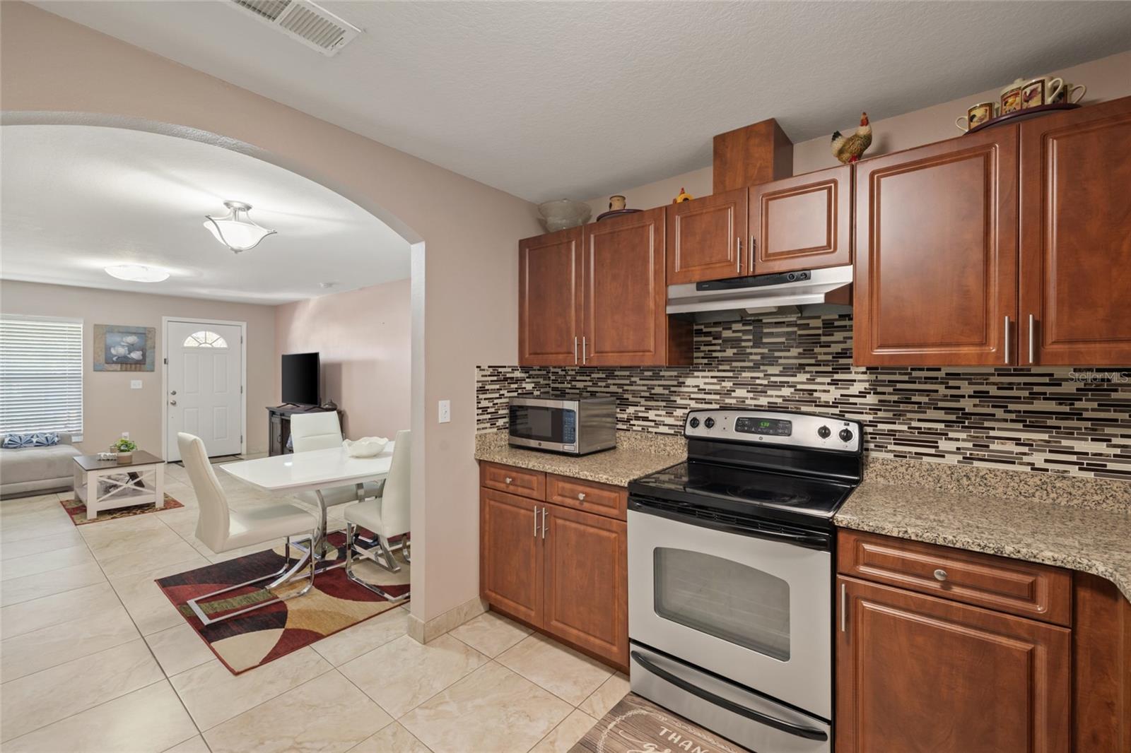 Image 13 of 39 For 4704 Town N Country Boulevard