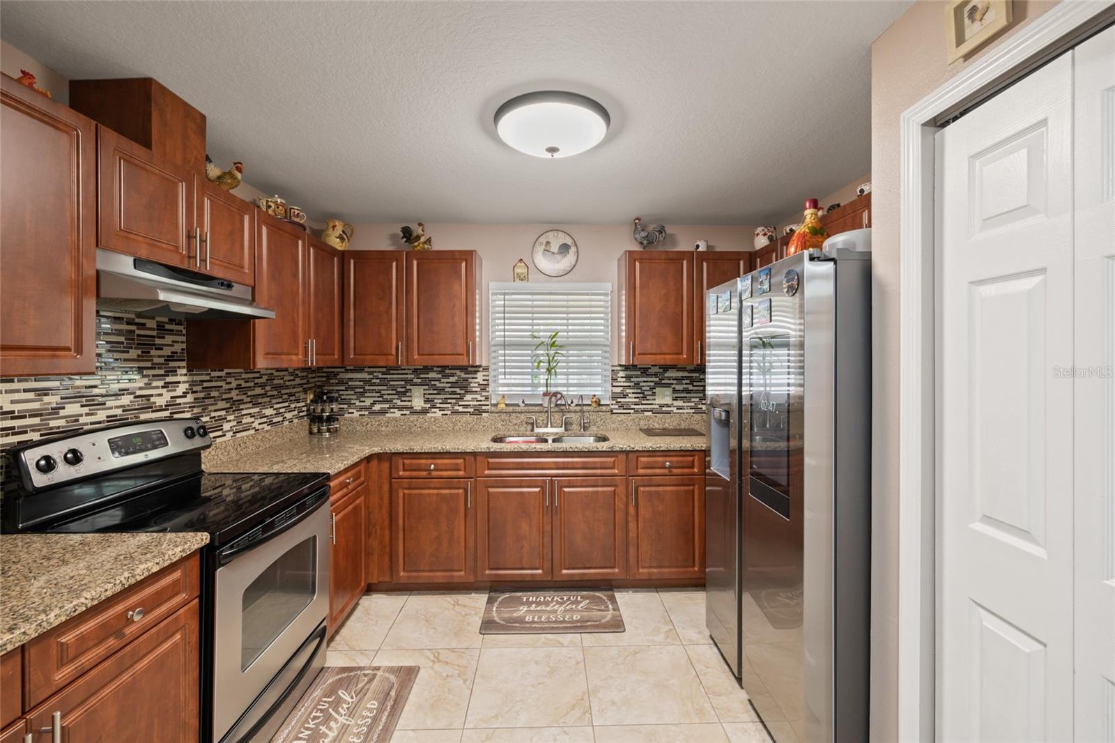 Image 14 of 39 For 4704 Town N Country Boulevard