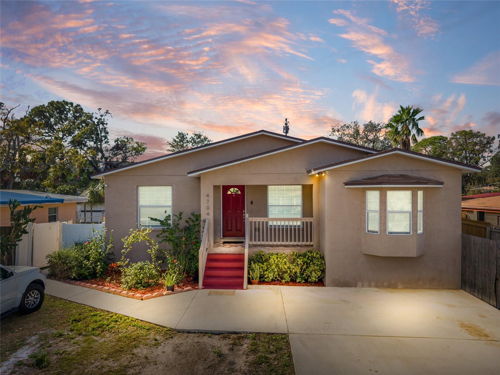 Image 3 of 39 For 4704 Town N Country Boulevard