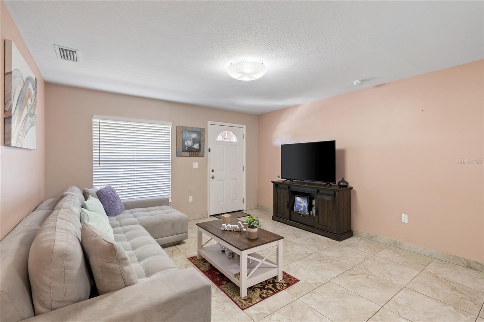 Image 8 of 39 For 4704 Town N Country Boulevard