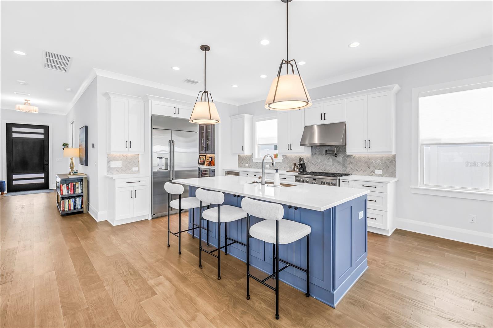 Image 11 of 53 For 151 17th Avenue N