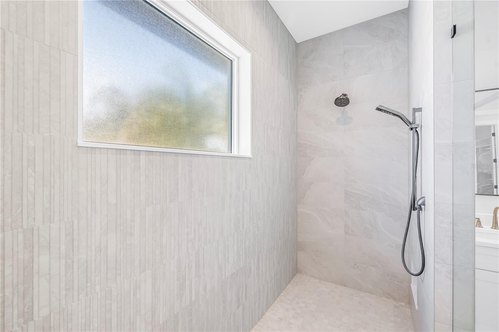 Image 23 of 53 For 151 17th Avenue N