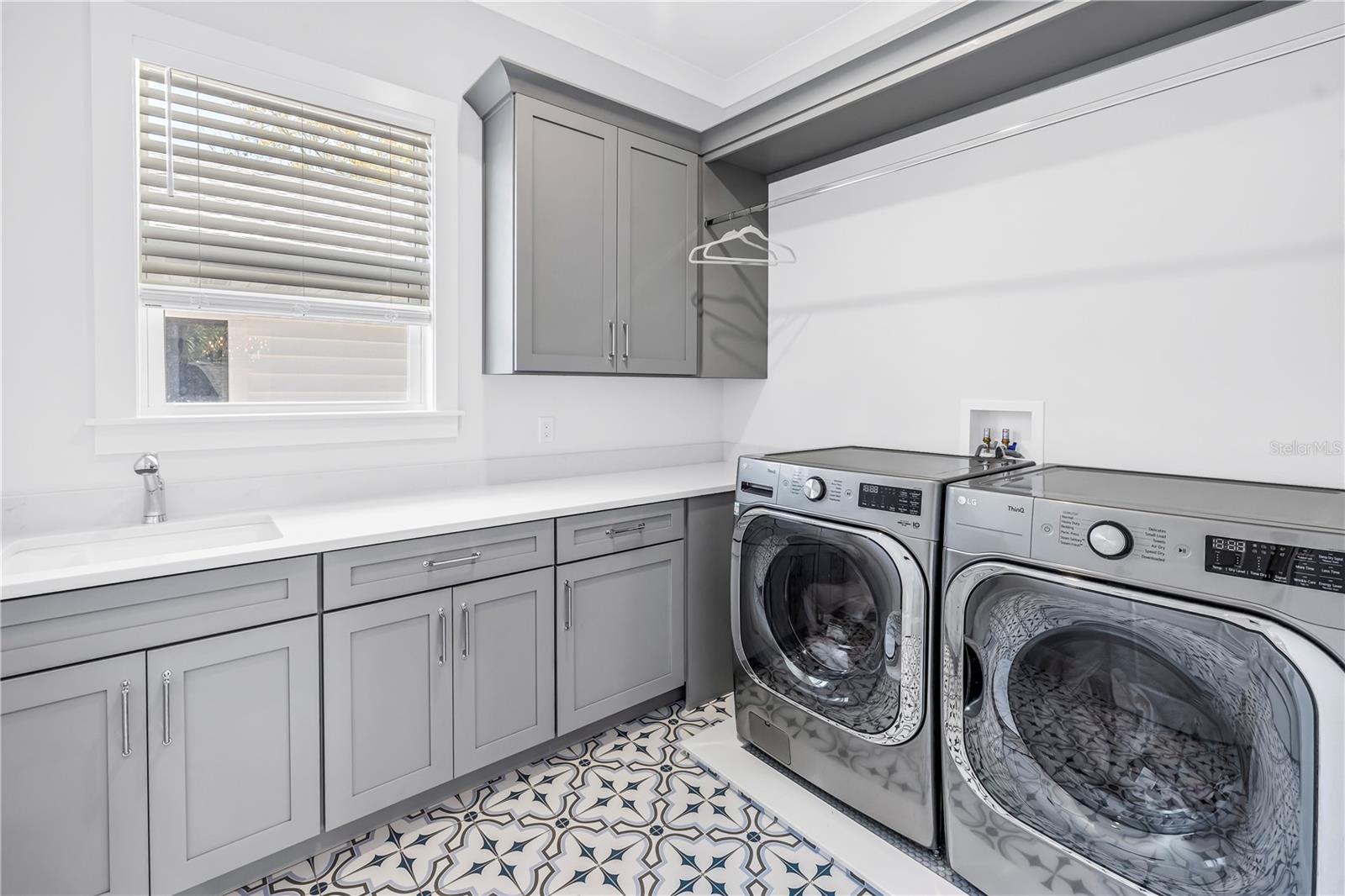 Image 32 of 53 For 151 17th Avenue N