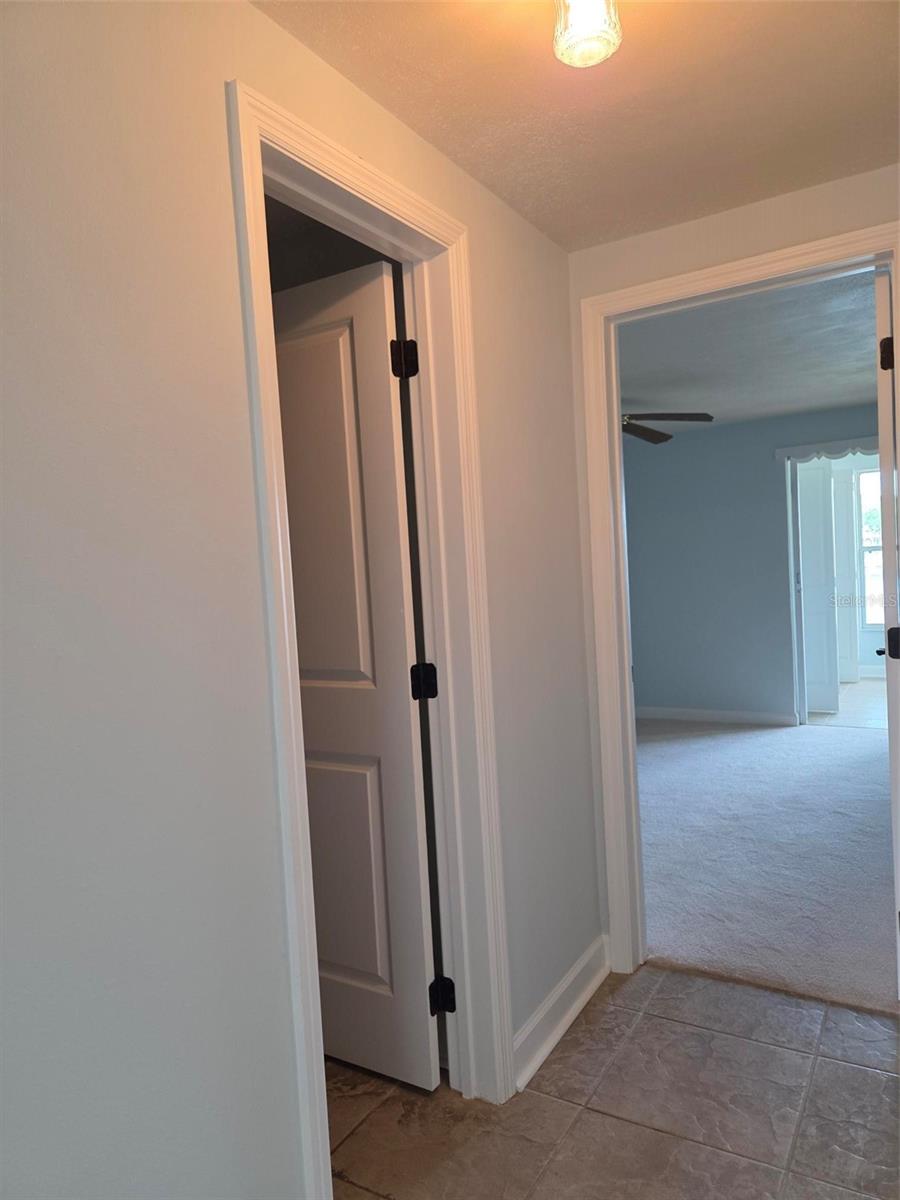 Image 13 of 20 For 4127 Hampton Dr  4127