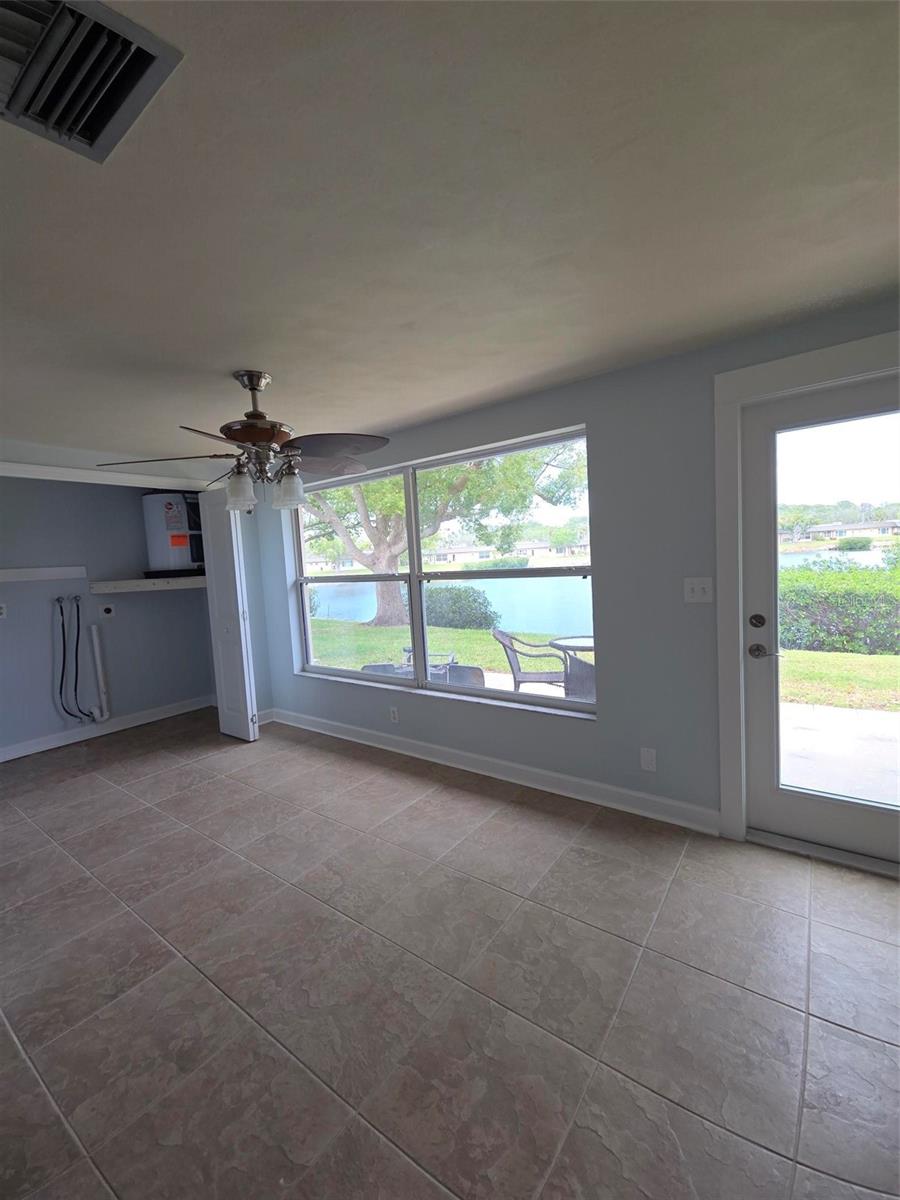 Image 15 of 20 For 4127 Hampton Dr  4127