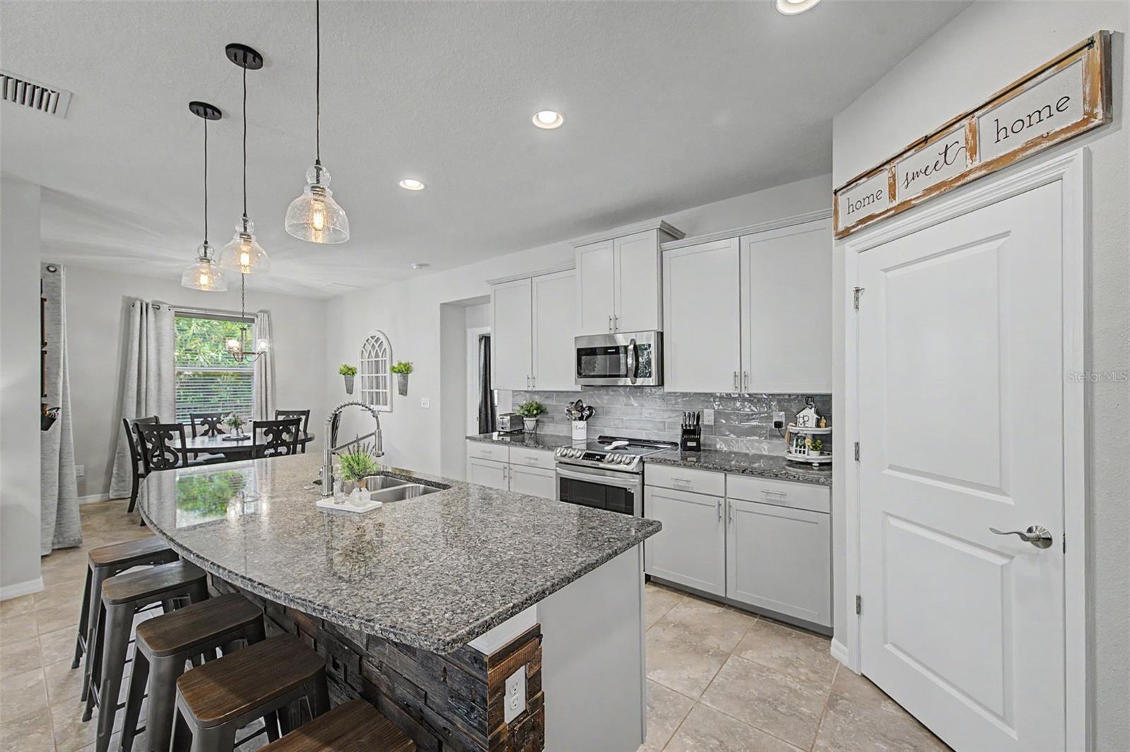 Image 21 of 57 For 5817 Hevena Court