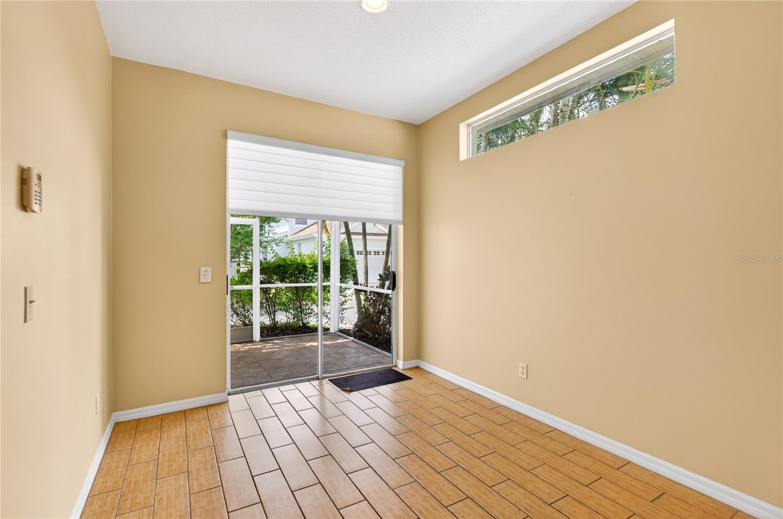 Image 21 of 58 For 10801 Spring Mountain Place