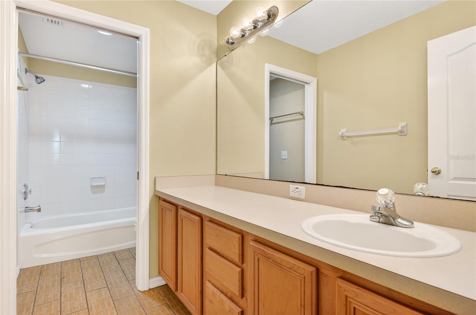 Image 43 of 58 For 10801 Spring Mountain Place