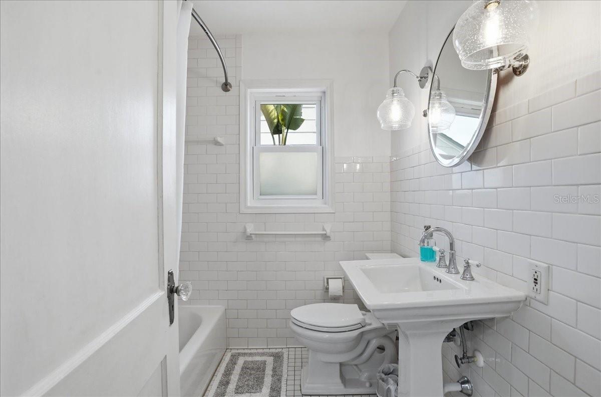 Image 11 of 29 For 3145 8th Avenue N