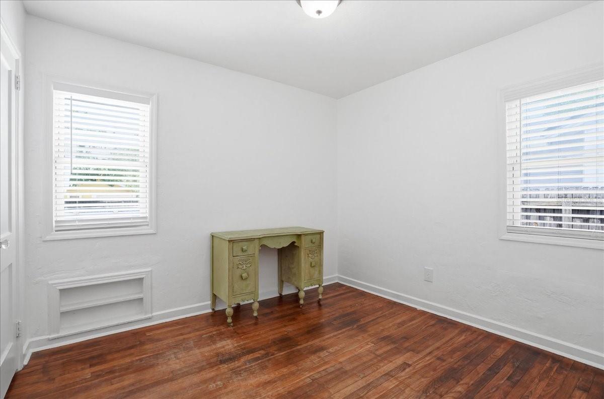 Image 13 of 29 For 3145 8th Avenue N