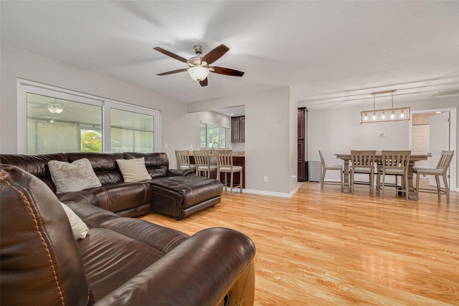 Image 10 of 35 For 870 16th Lane