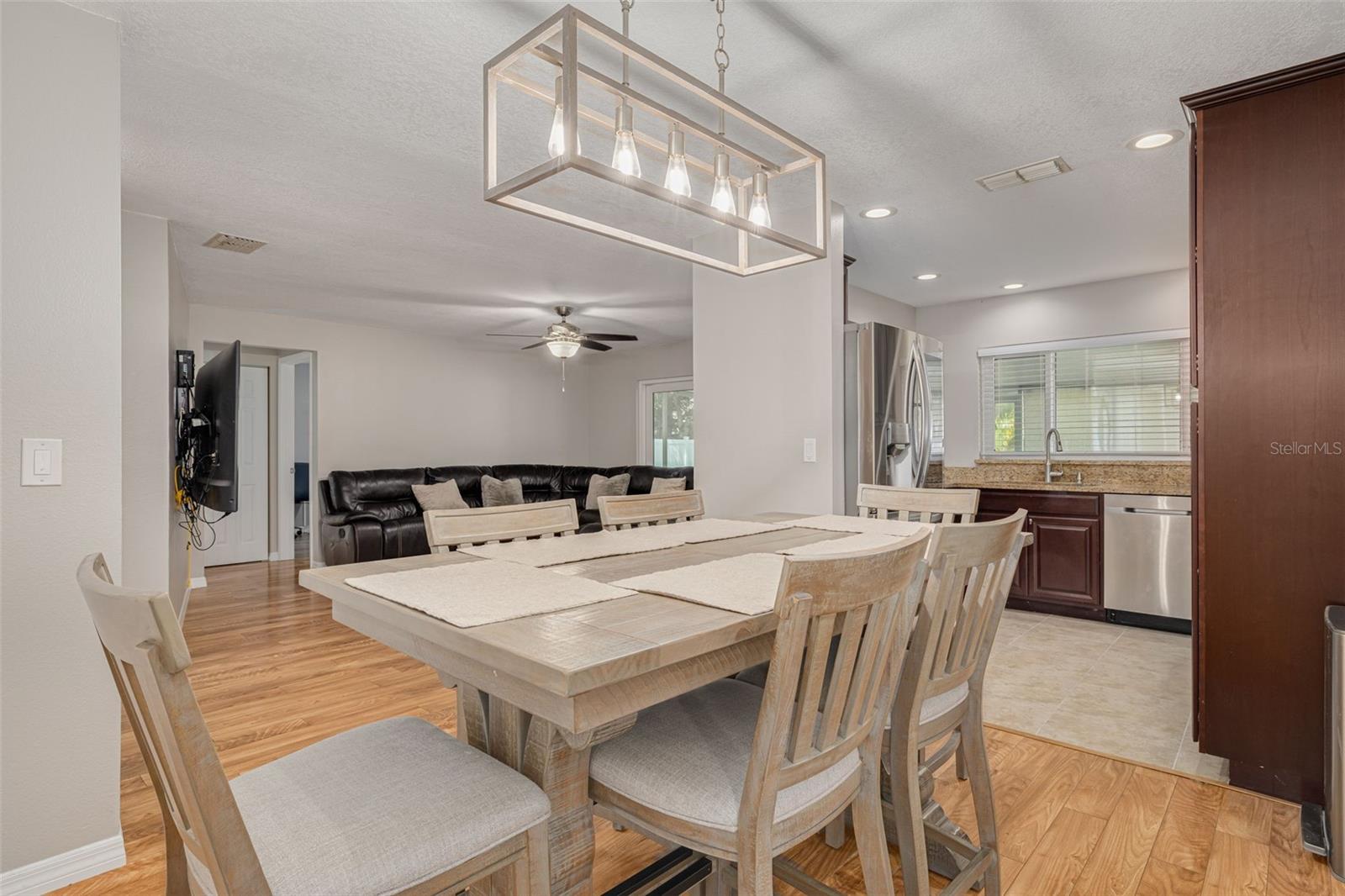 Image 11 of 35 For 870 16th Lane