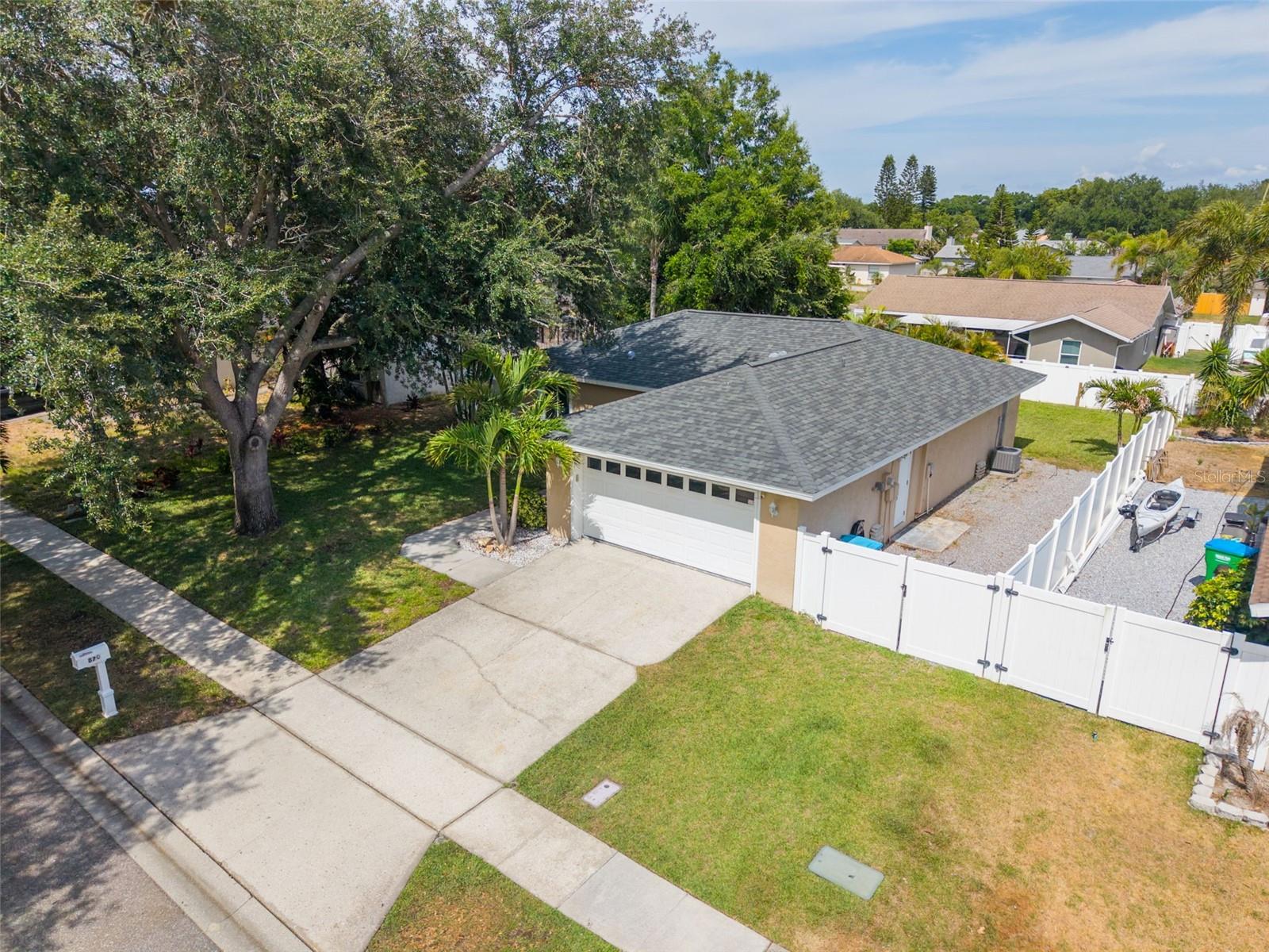 Image 4 of 35 For 870 16th Lane