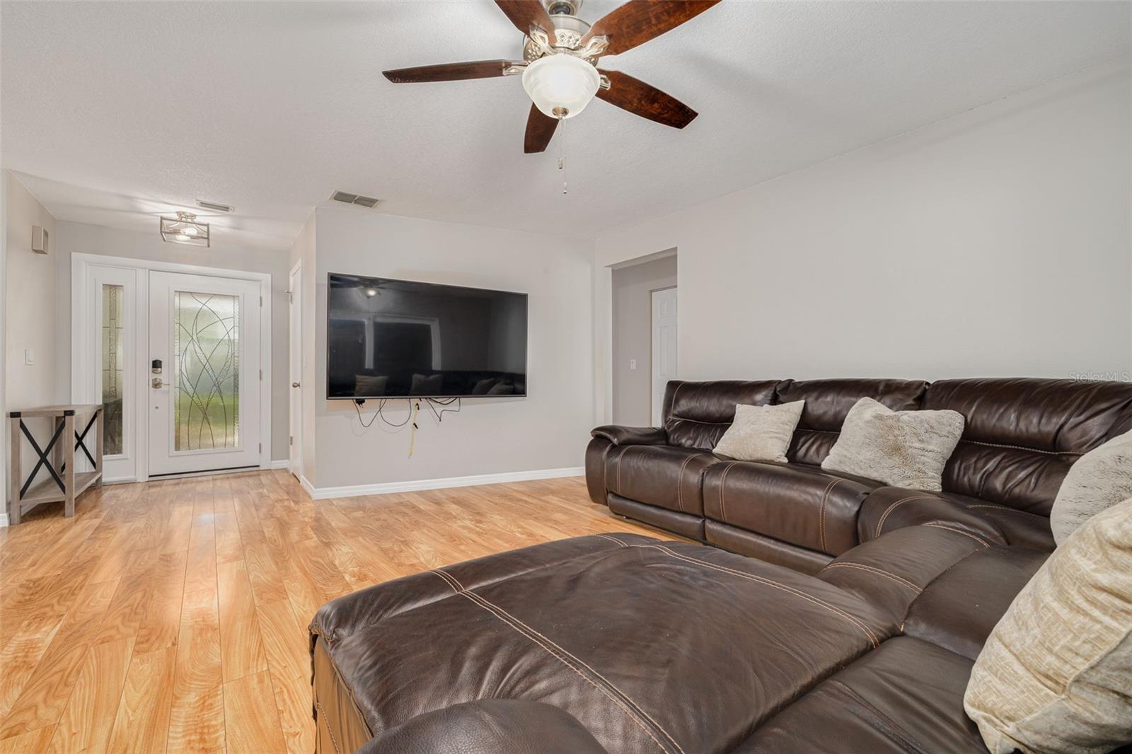 Image 8 of 35 For 870 16th Lane