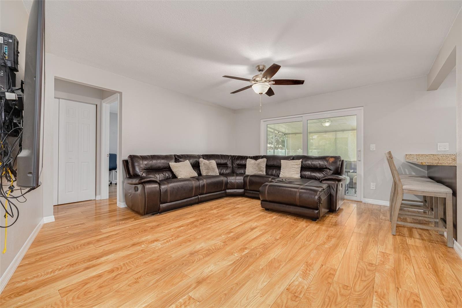 Image 9 of 35 For 870 16th Lane
