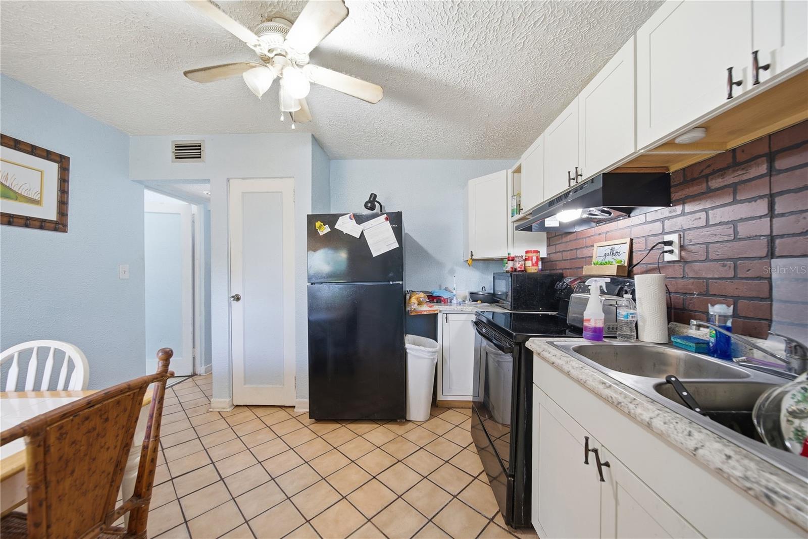 Image 15 of 31 For 831 Grand Central Street