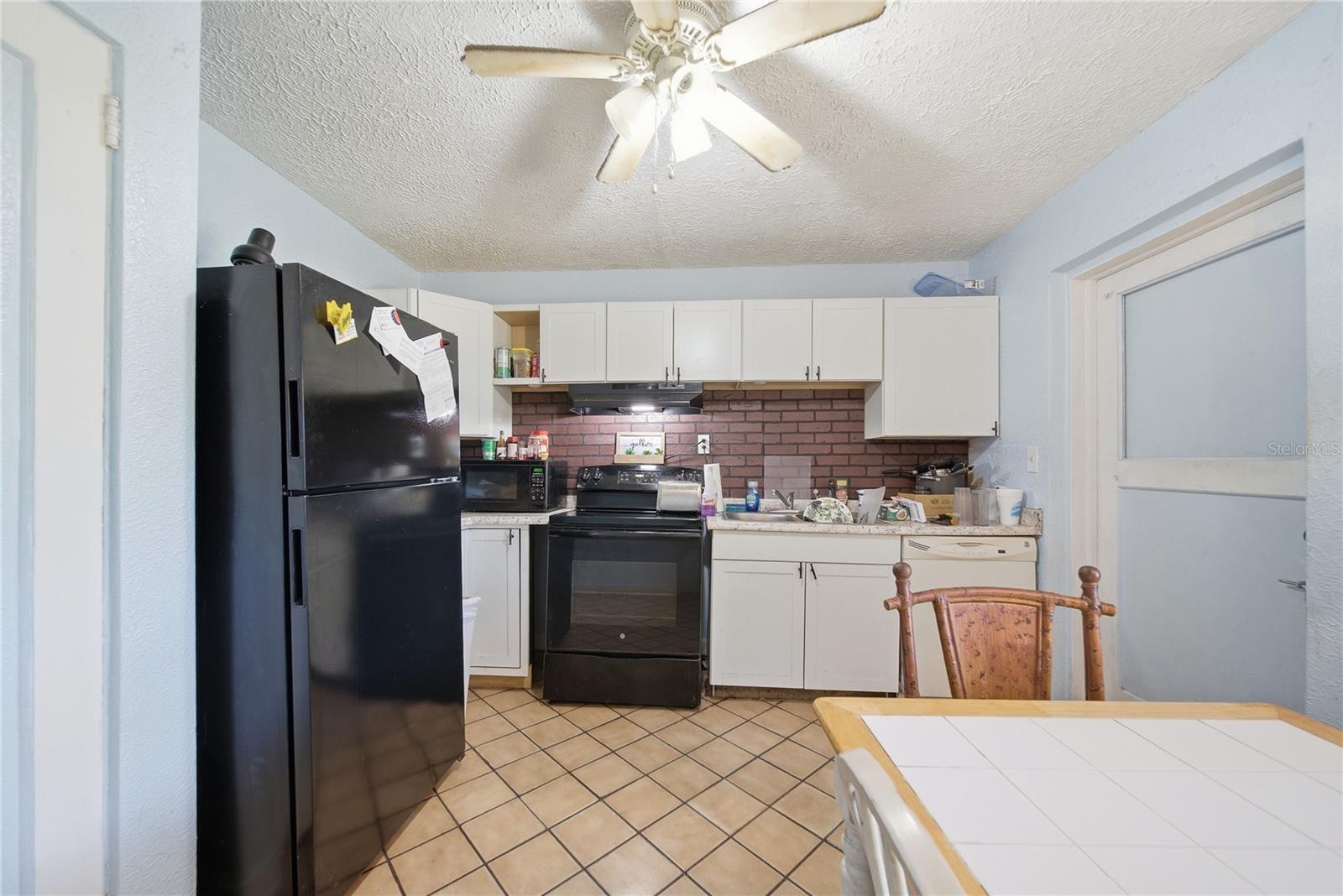 Image 16 of 31 For 831 Grand Central Street