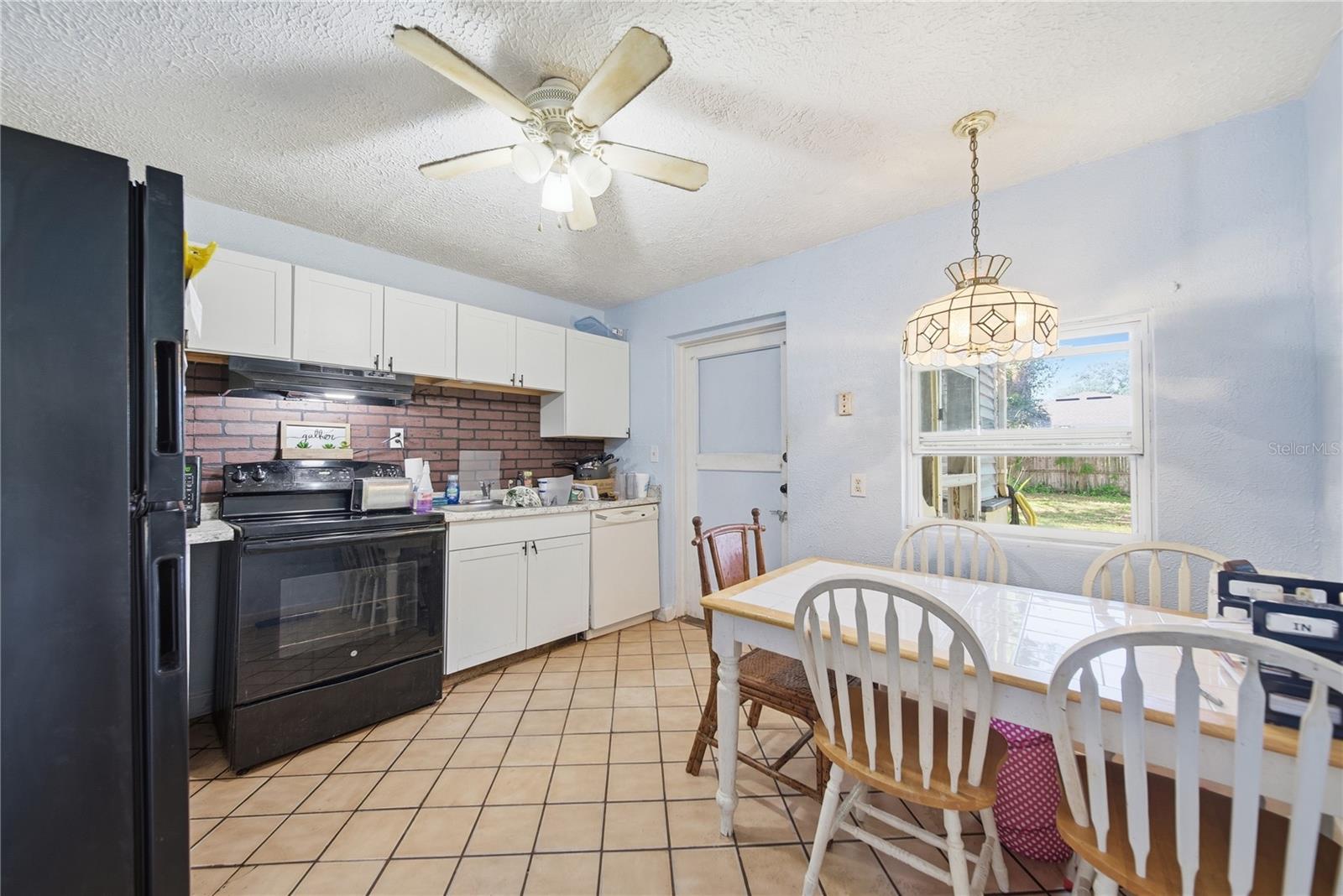 Image 17 of 31 For 831 Grand Central Street