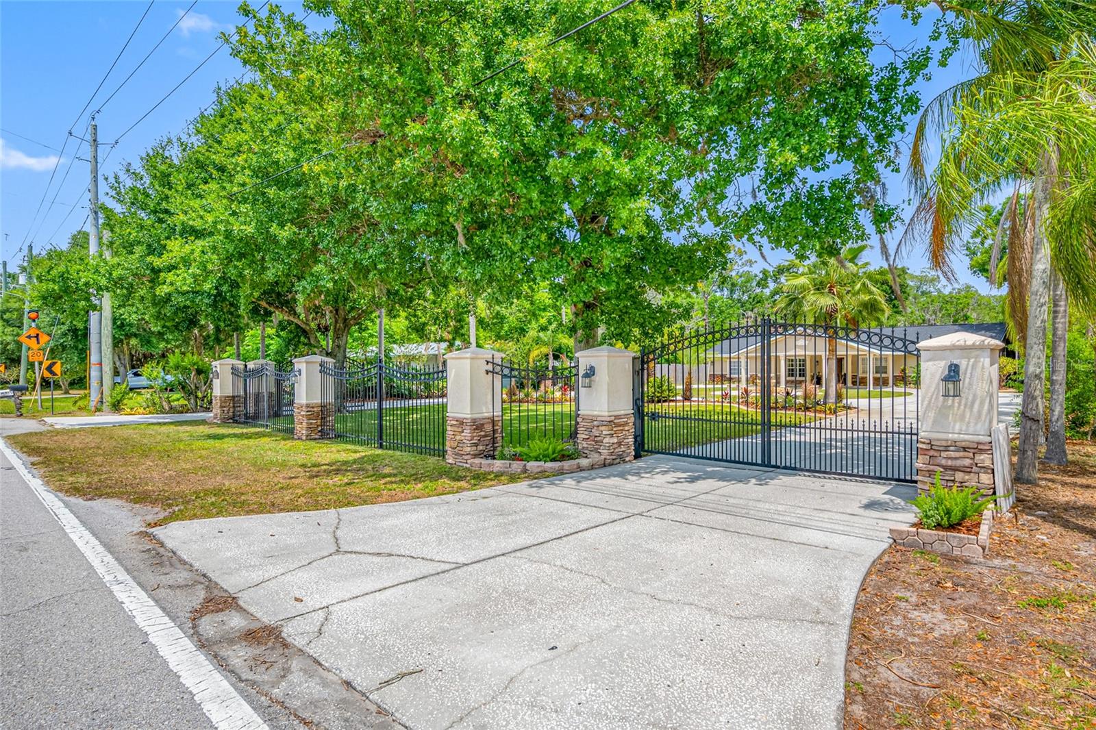 Image 11 of 91 For 15314 Lake Magdalene Boulevard