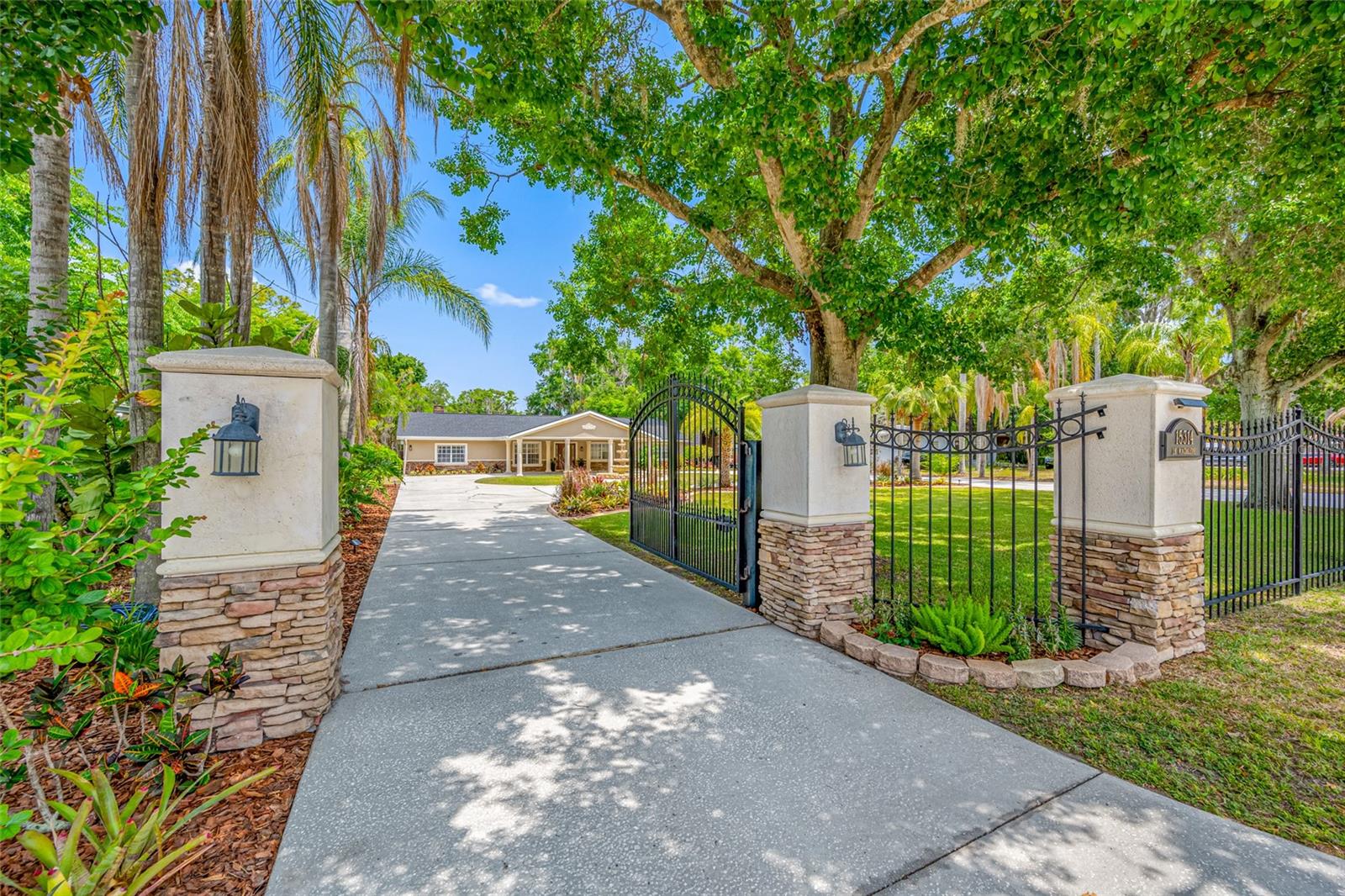 Image 12 of 91 For 15314 Lake Magdalene Boulevard