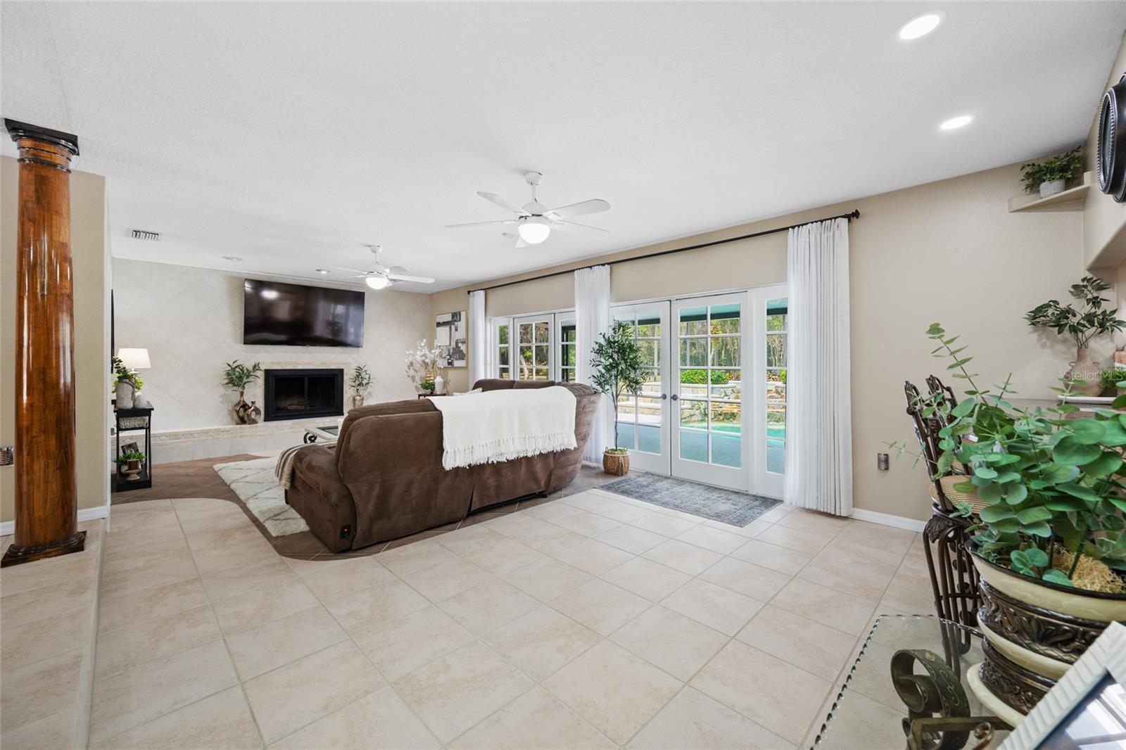 Image 24 of 91 For 15314 Lake Magdalene Boulevard