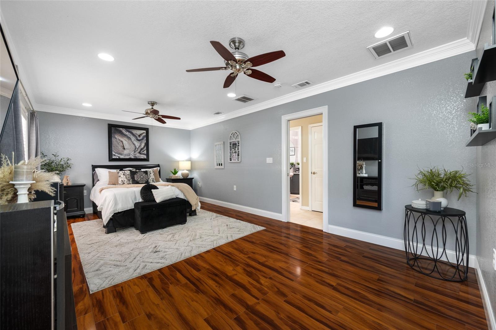 Image 54 of 91 For 15314 Lake Magdalene Boulevard