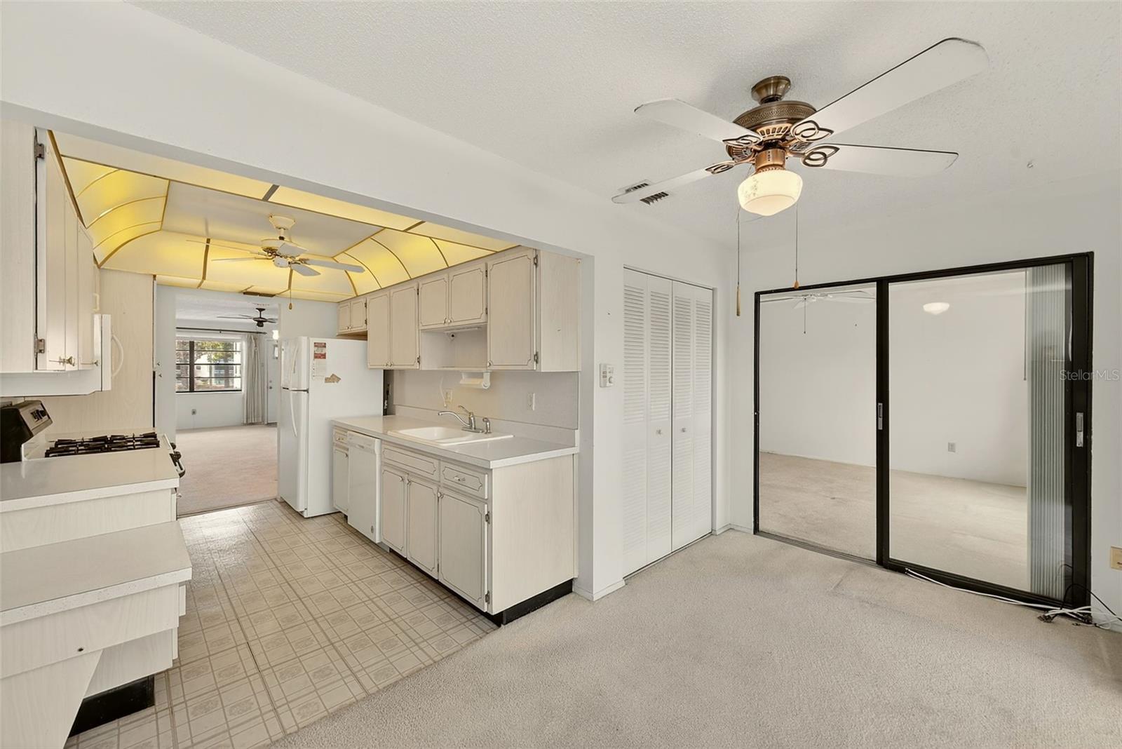 Image 10 of 37 For 7951 58th Avenue N 208