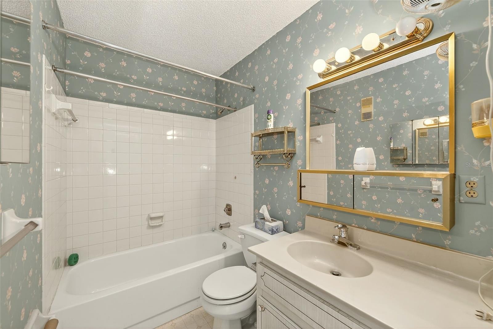 Image 22 of 37 For 7951 58th Avenue N 208