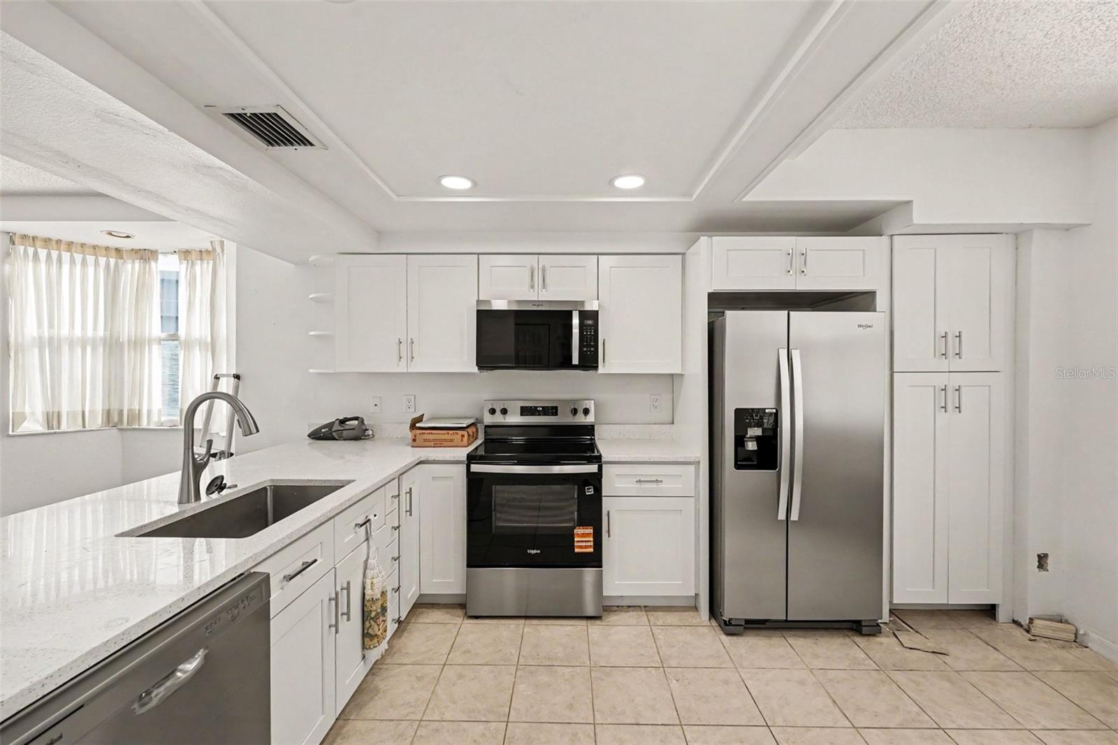 Image 3 of 30 For 6205 Shoreline Drive 1106