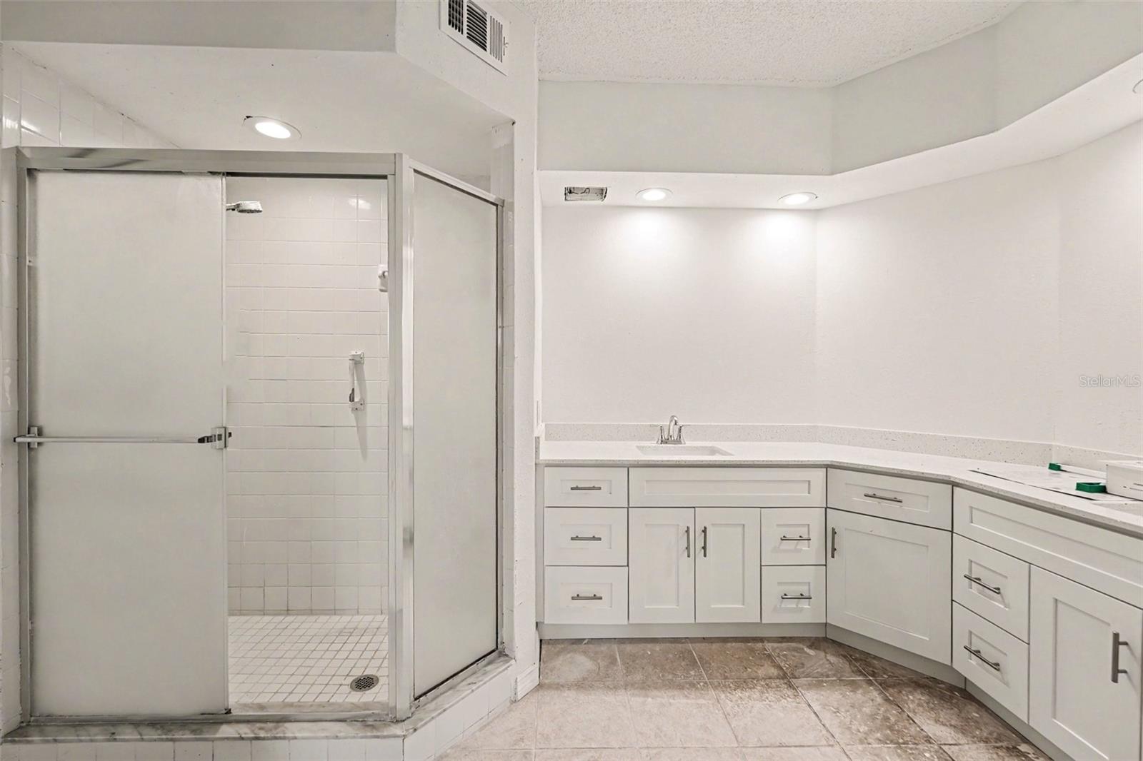 Image 4 of 30 For 6205 Shoreline Drive 1106