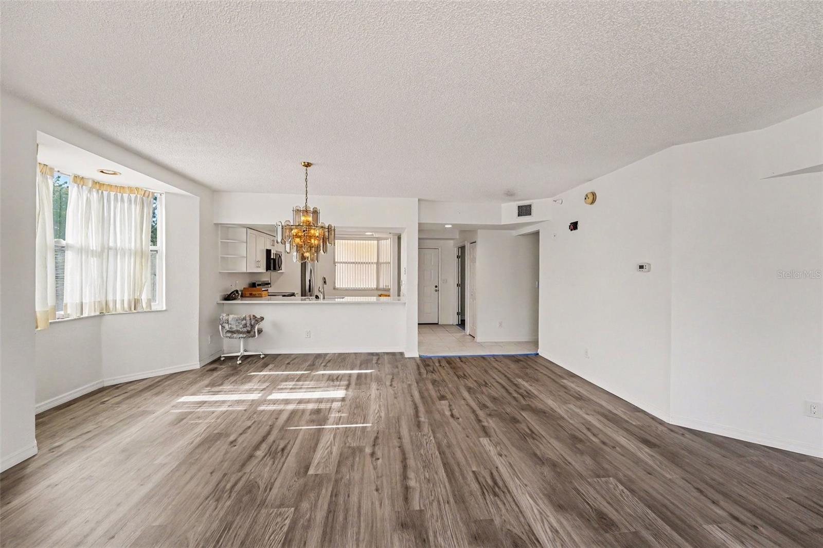 Image 9 of 30 For 6205 Shoreline Drive 1106