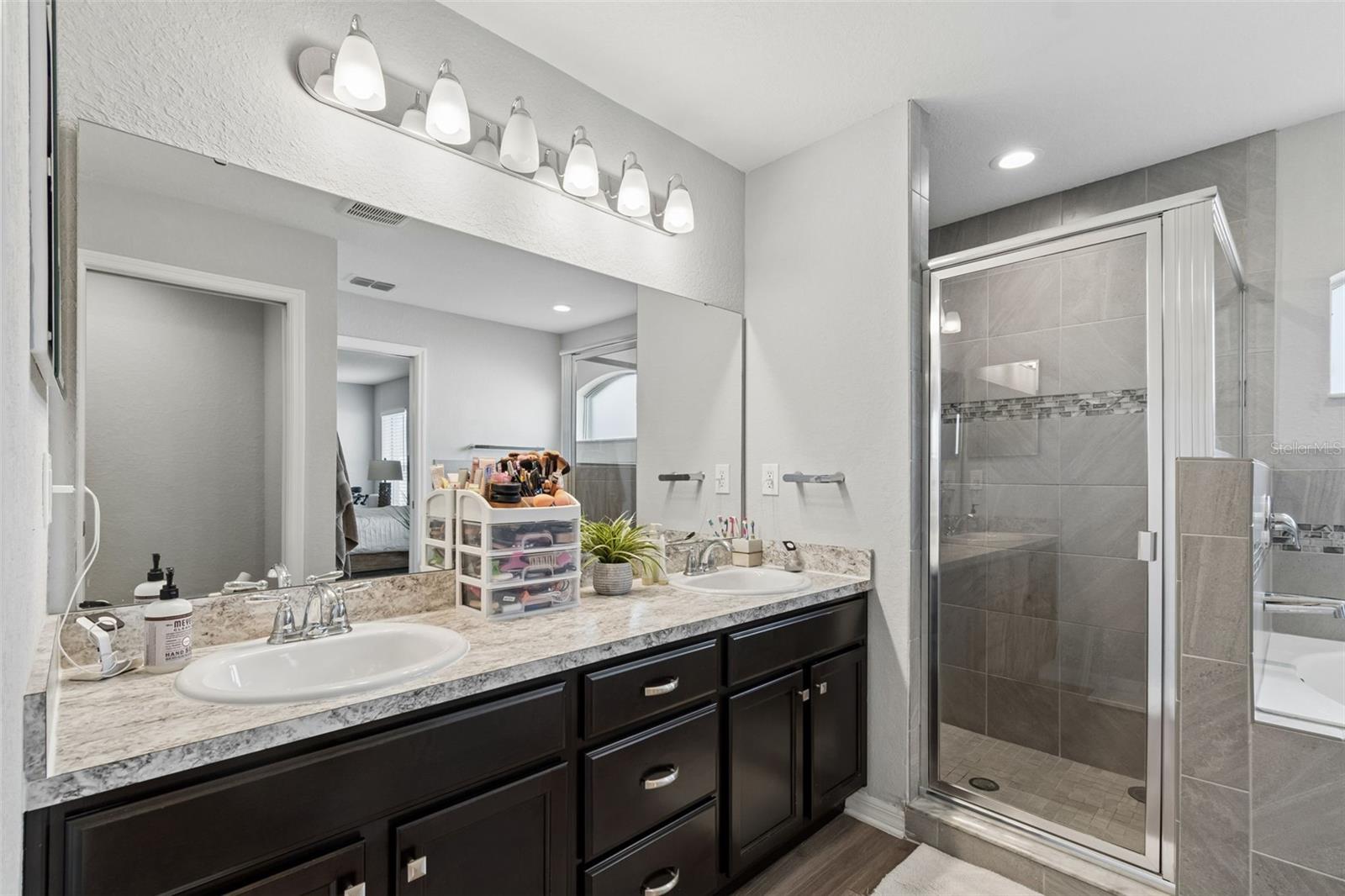 Image 25 of 49 For 7011 Gideon Circle