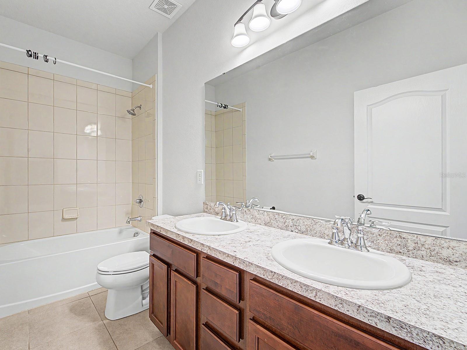 Image 27 of 54 For 11626 Lake Lucaya Drive
