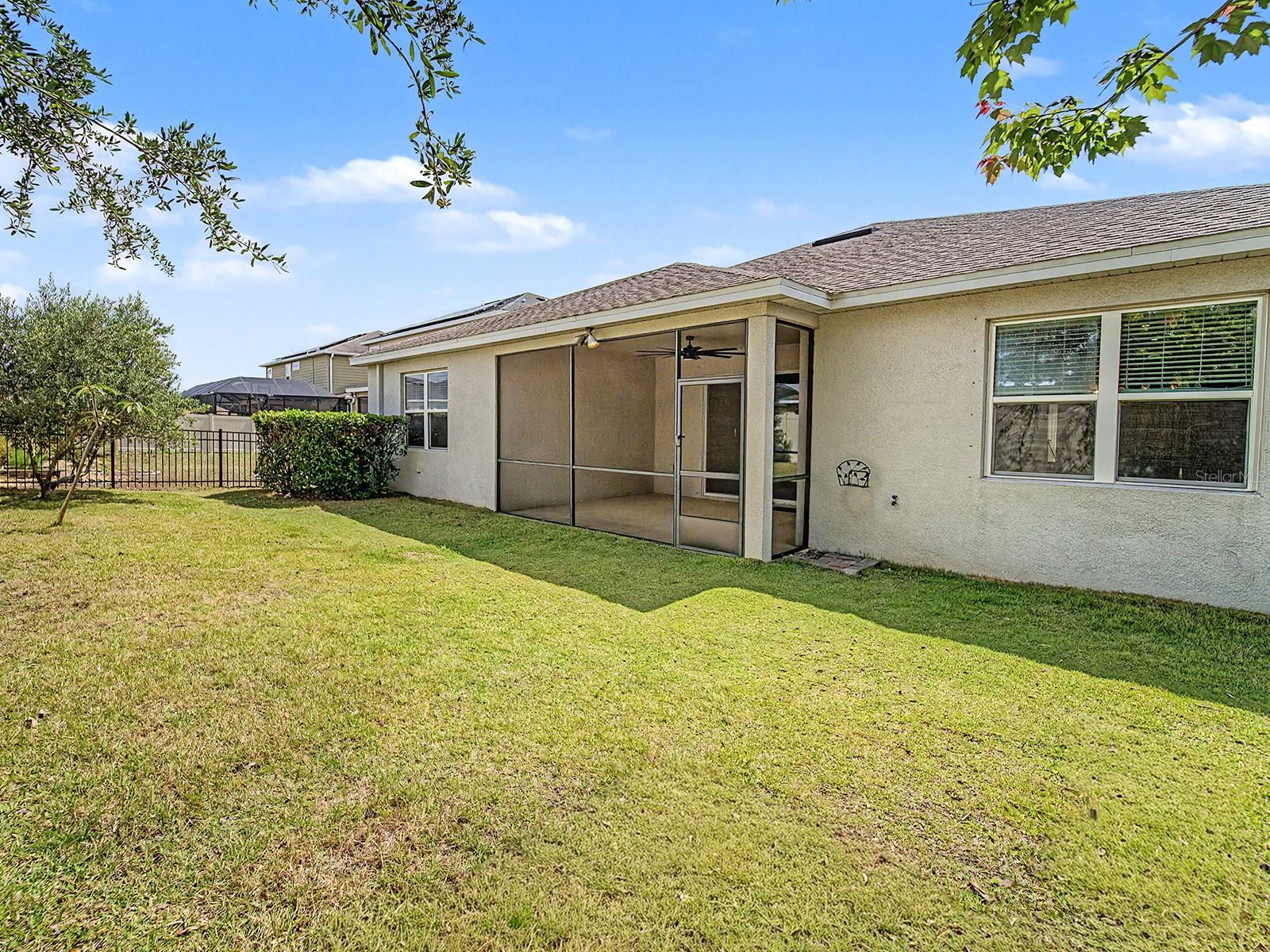 Image 4 of 54 For 11626 Lake Lucaya Drive