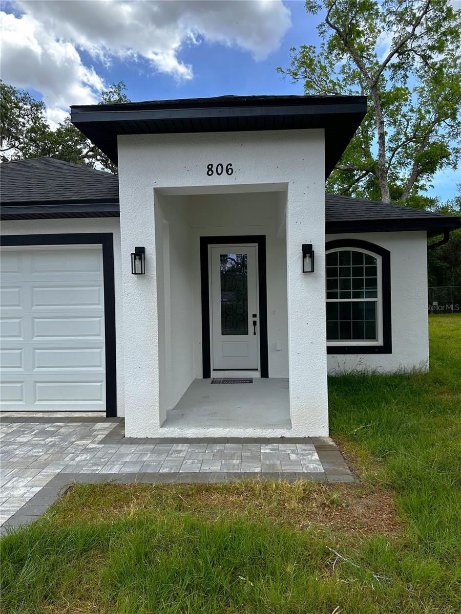 Image 3 of 50 For 806 Lowry Lane