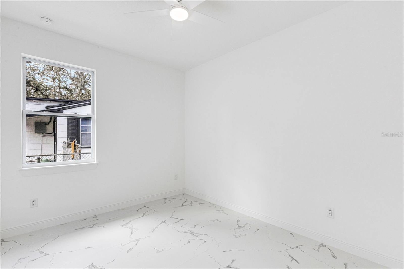 Image 43 of 50 For 806 Lowry Lane