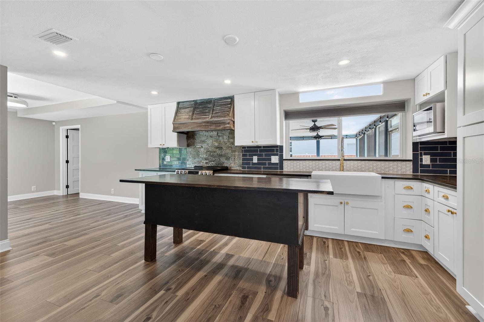 Image 10 of 36 For 1674 34th Avenue N