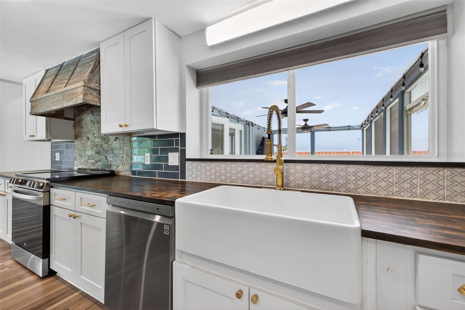 Image 11 of 36 For 1674 34th Avenue N