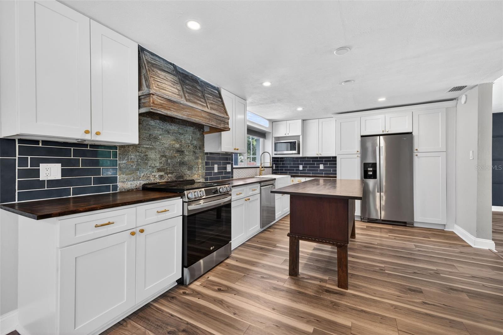 Image 13 of 36 For 1674 34th Avenue N