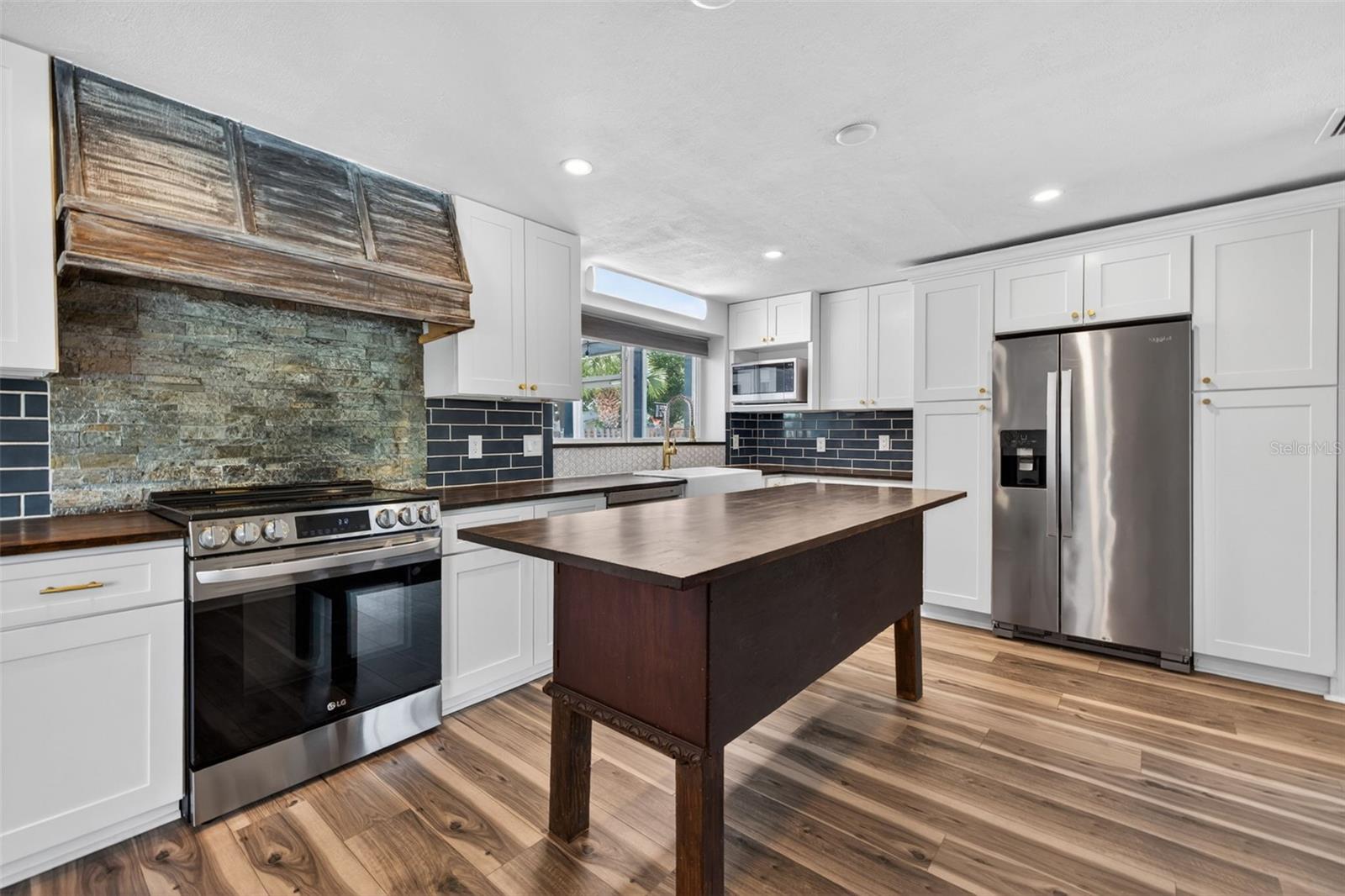 Image 14 of 36 For 1674 34th Avenue N