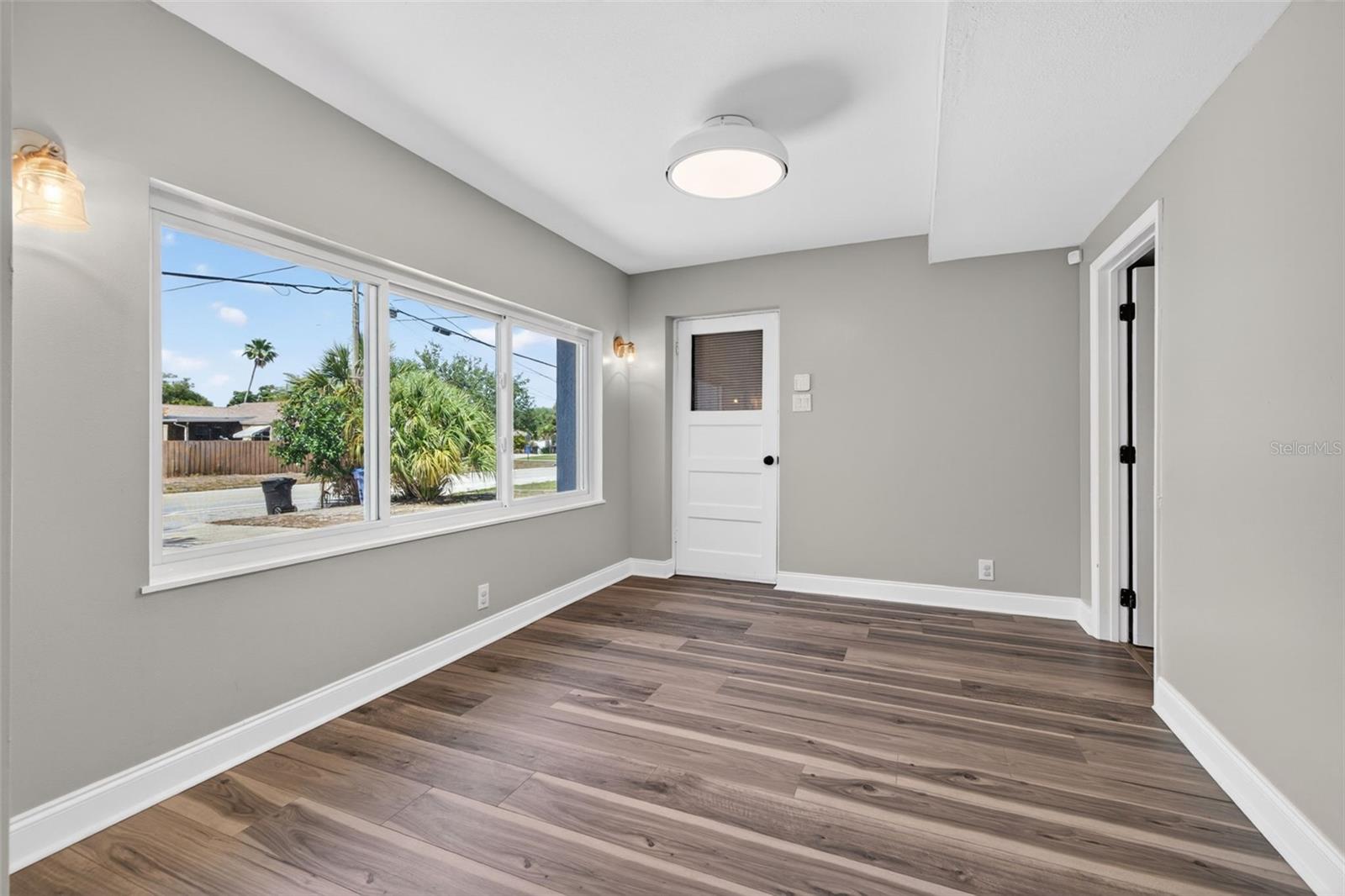 Image 15 of 36 For 1674 34th Avenue N