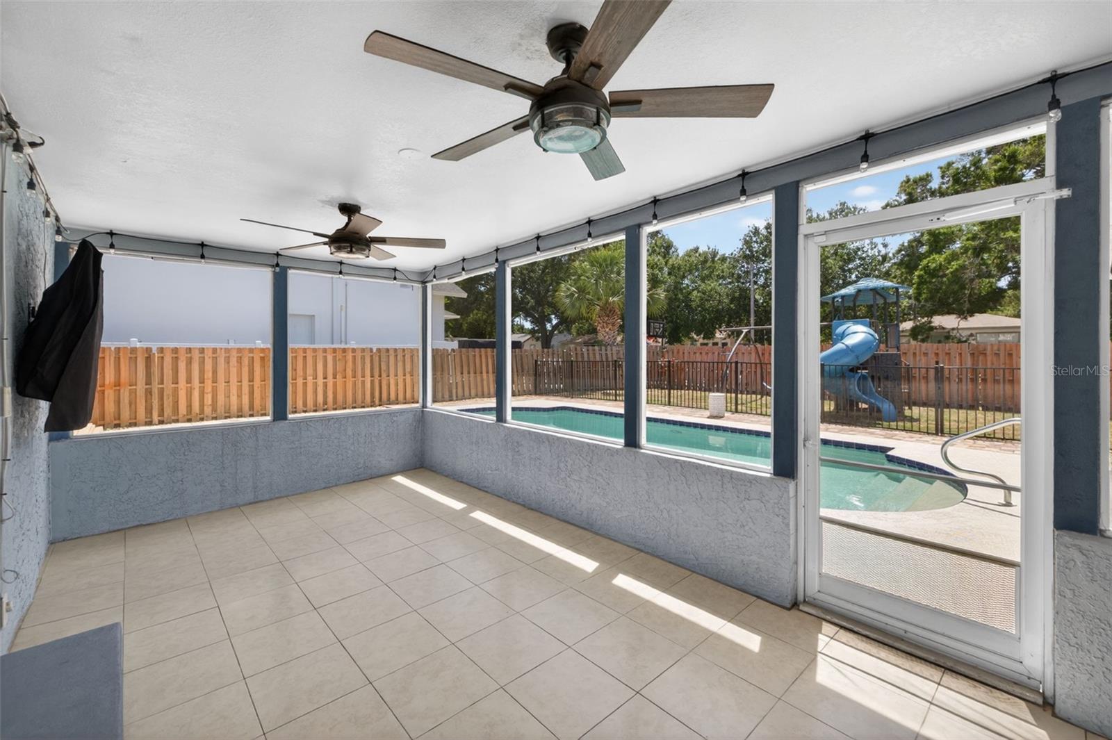 Image 21 of 36 For 1674 34th Avenue N