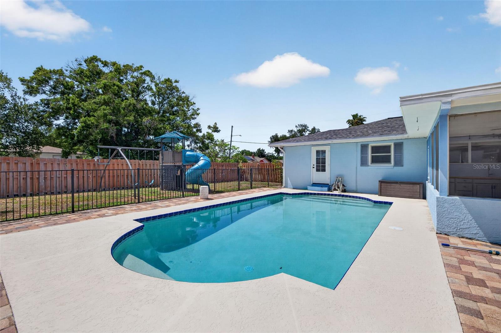 Image 32 of 36 For 1674 34th Avenue N