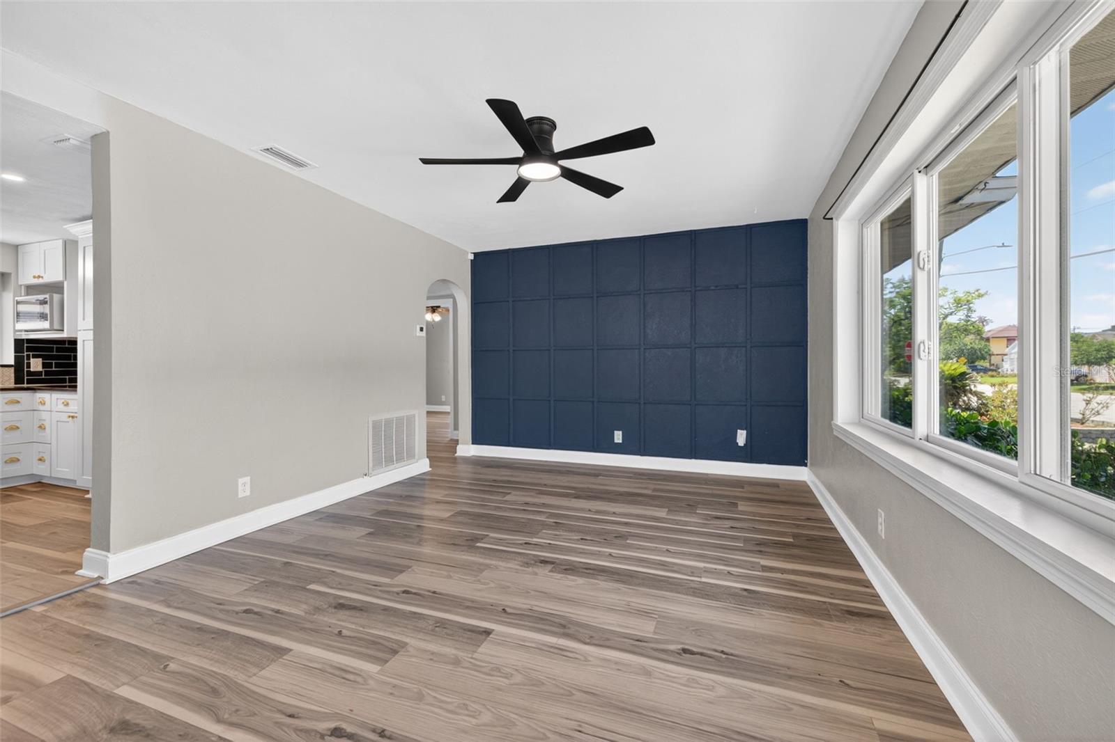 Image 8 of 36 For 1674 34th Avenue N