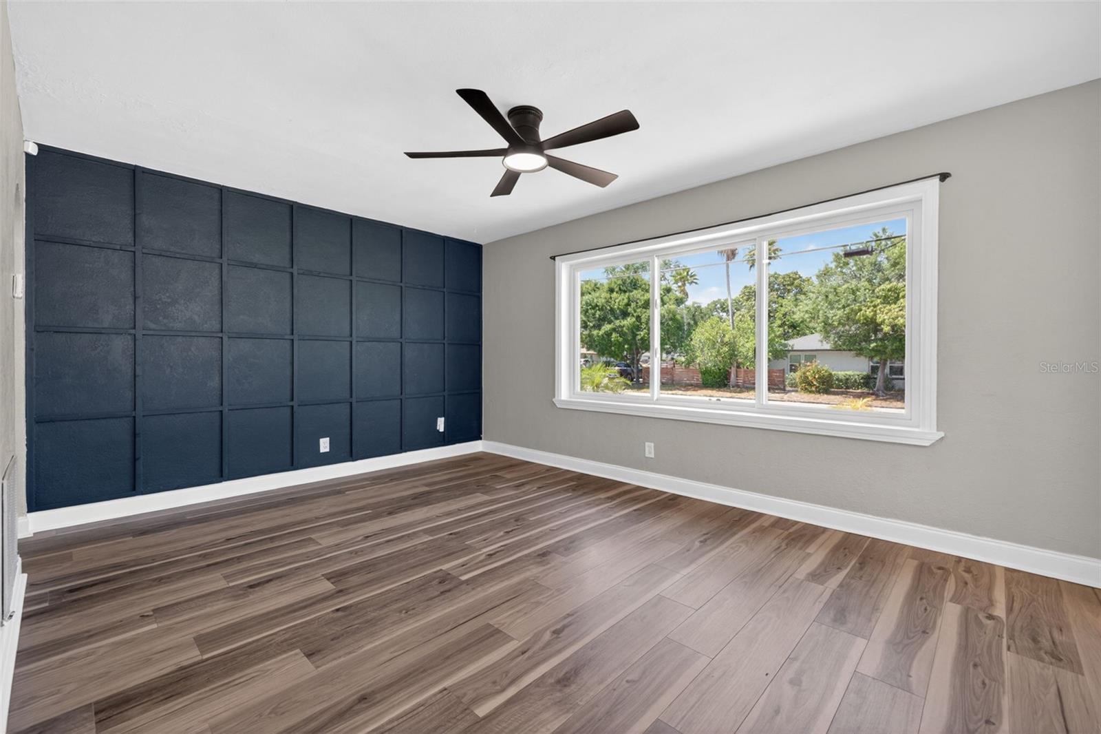 Image 9 of 36 For 1674 34th Avenue N