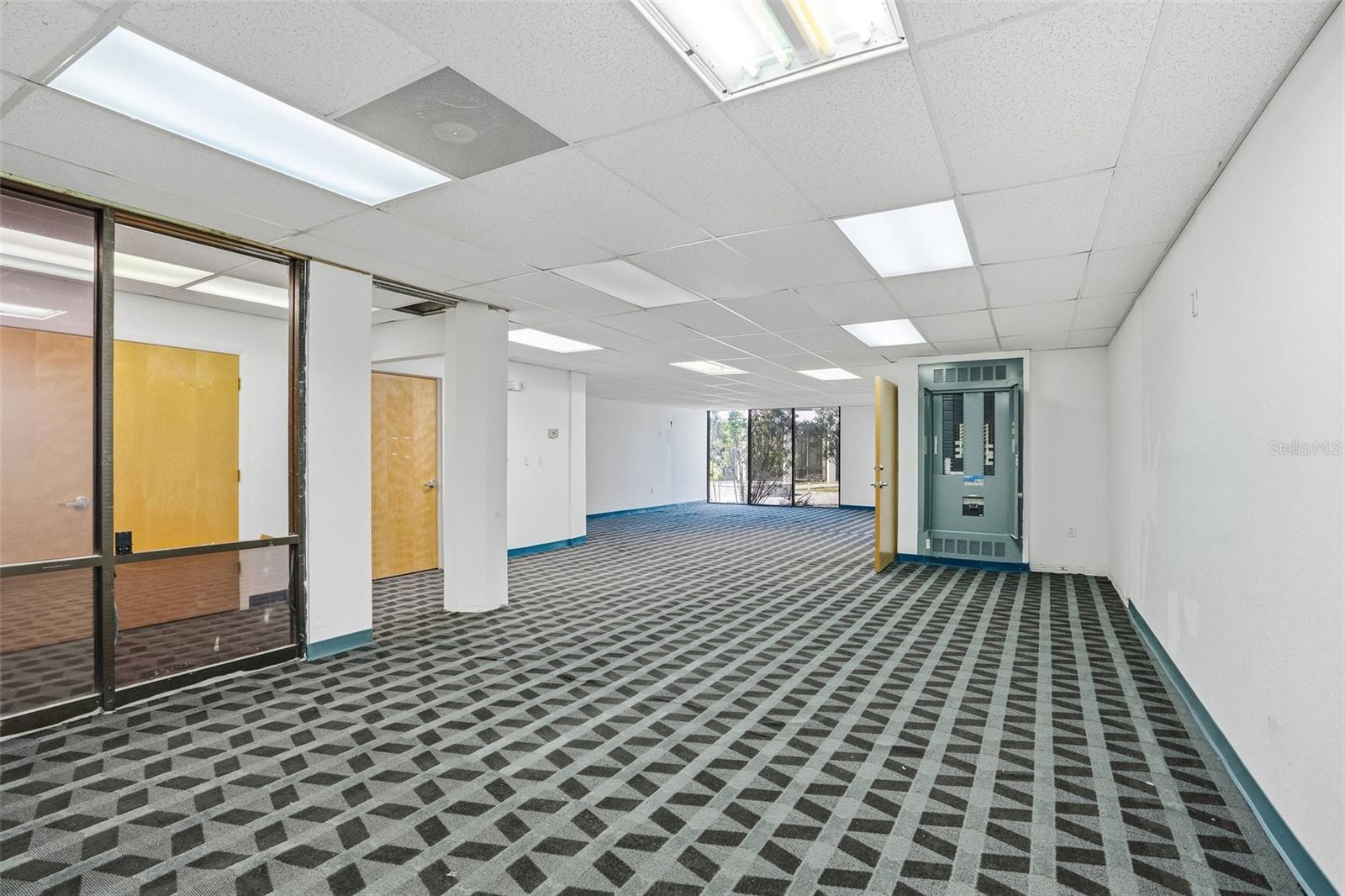 Image 3 of 16 For 5341 Grand Boulevard 103