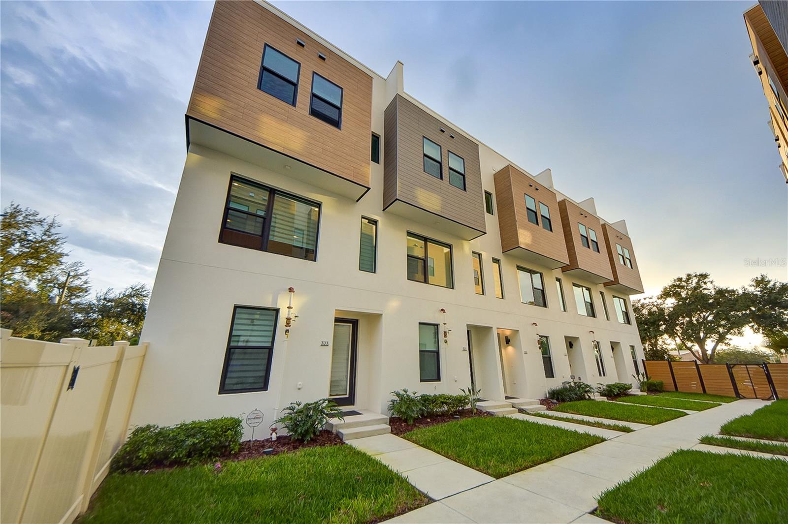 Details for 323 15th Street N, ST PETERSBURG, FL 33705